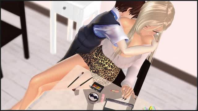 Gal Mom Before Going Out